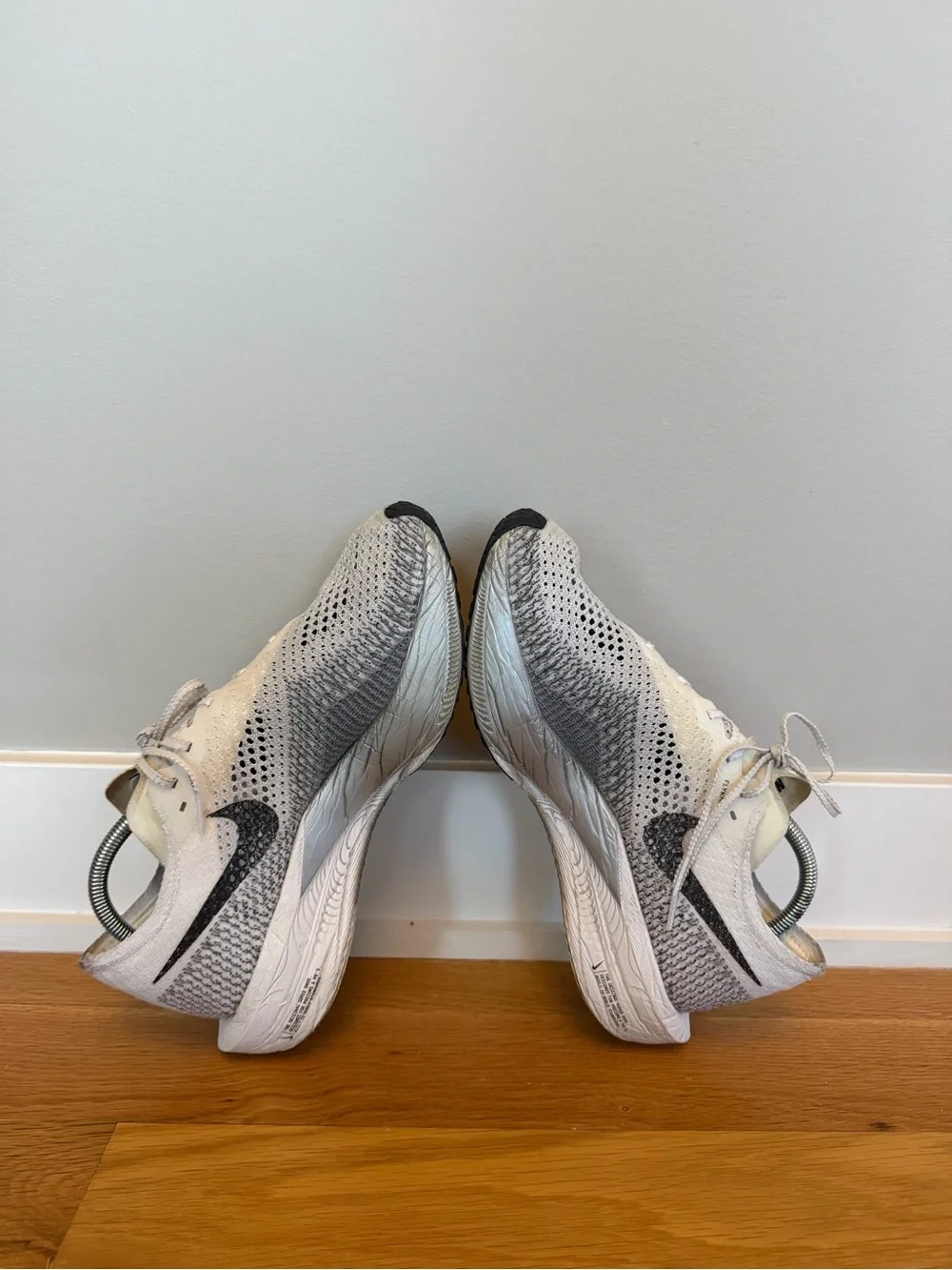 Nike ZoomX Vaporfly Next% 3 Mens Sz 9.5 White Silver Grey Black DV4129-100